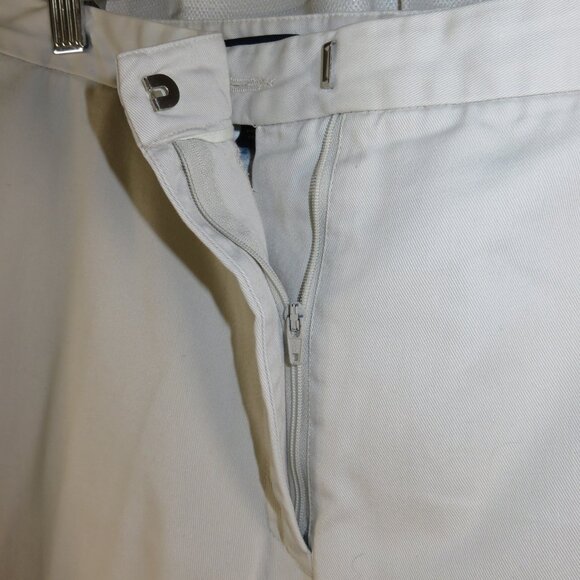 Lands’ End Straight Leg Khaki Women’s Pants Size 12 Waist 34 inches - Picture 4 of 6